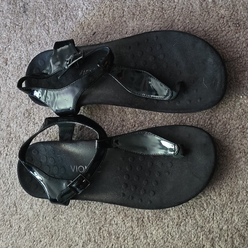 Vionic Paden sandal black patent